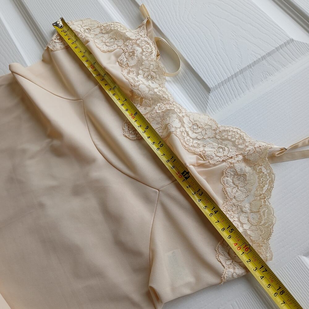Vintage Vanity Fair Peach Lingerie Slip Dress sz 34 adjustable straps lace trim - Picture 6 of 10